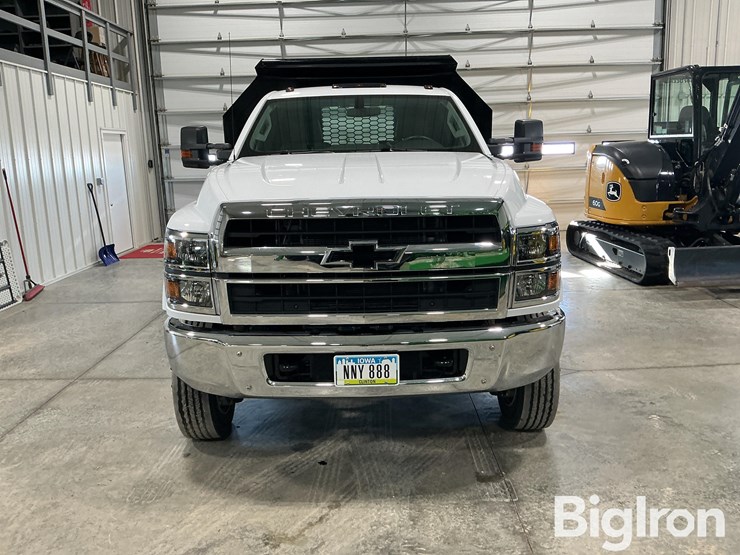 2020-chevrolet-silverado-5500hd-image-2