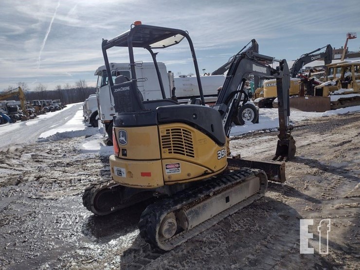 2013-deere-35d-image-48