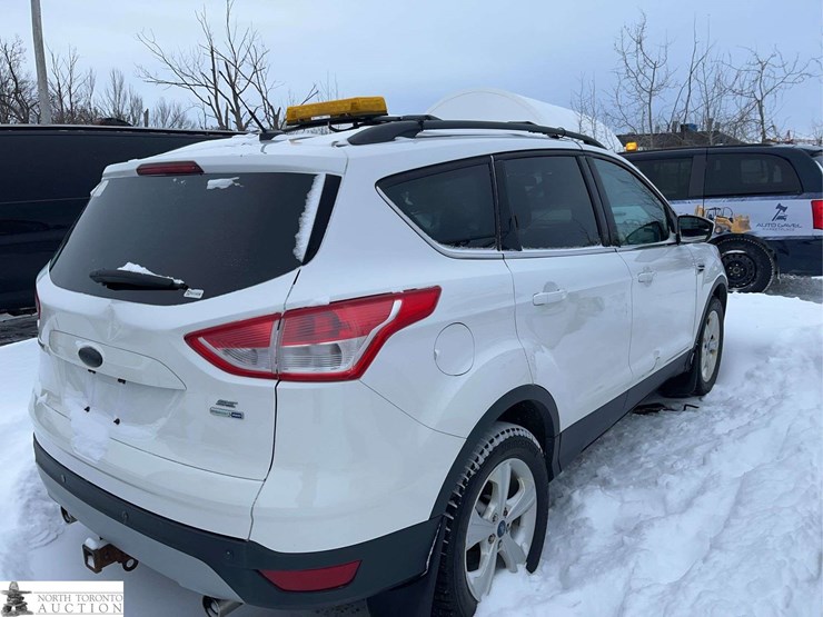 2013-ford-escape-se-image-4