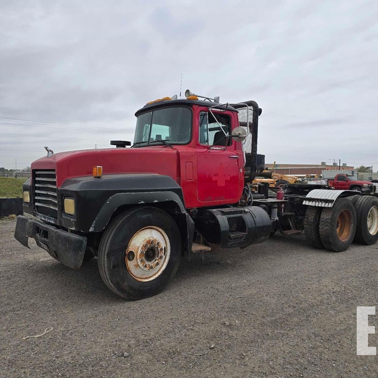 2003 MACK RD688S