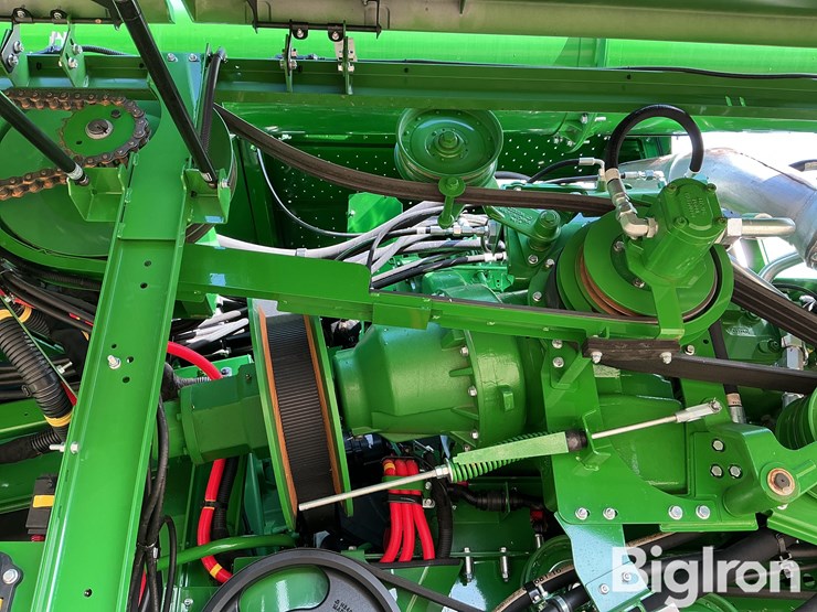 2025-john-deere-s7-800-image-19