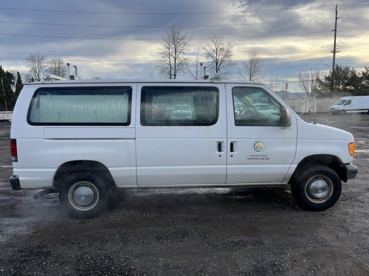 2006-ford-e350-image-3