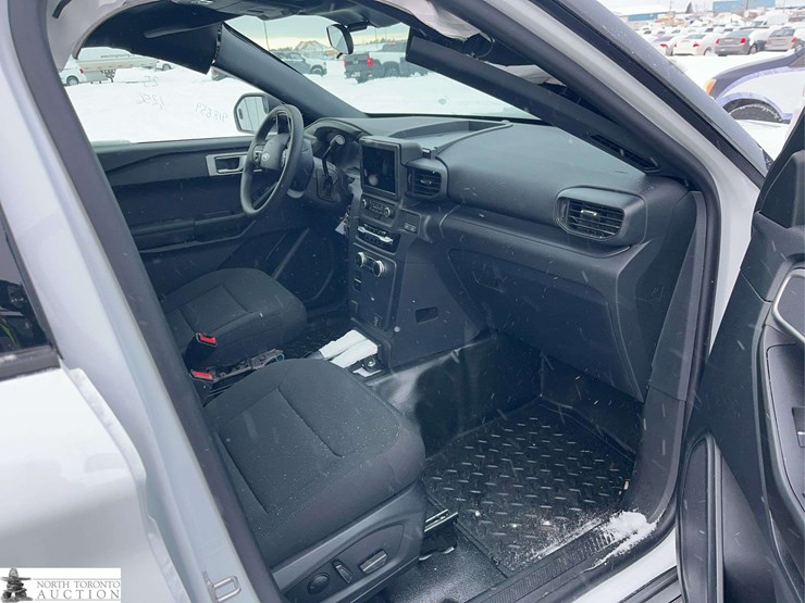 2025-ford-explorer-image-15