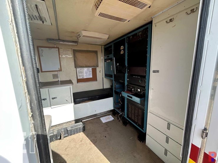 2002-freightliner-argosy-image-13