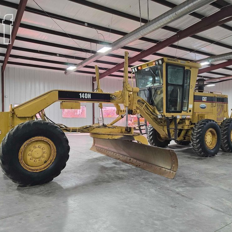 2001 CATERPILLAR 140H