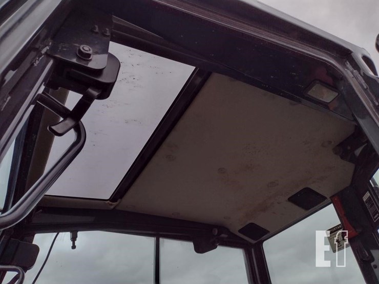 2014-hitachi-zx35u-image-14