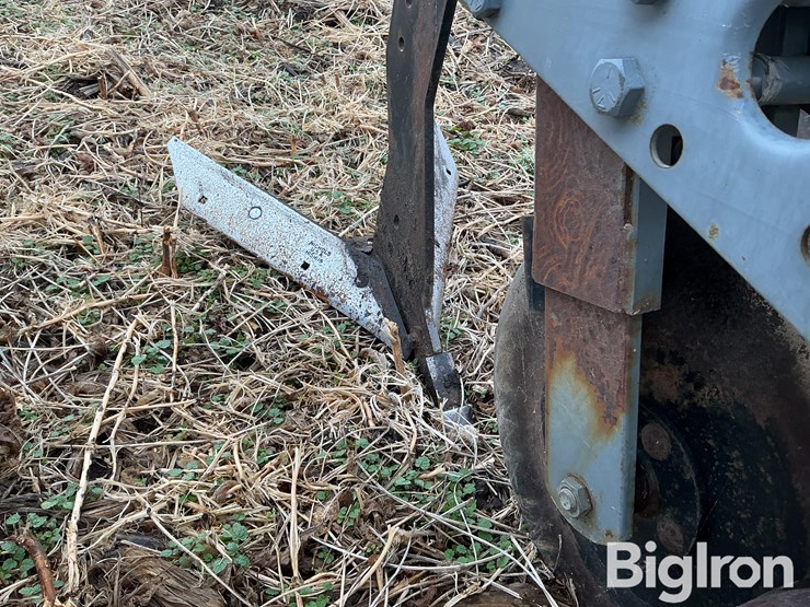 hiniker-6-row-3-pt-30”-cultivator-image-11