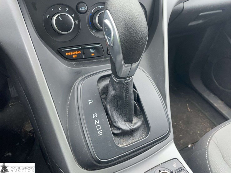 2014-ford-escape-image-16