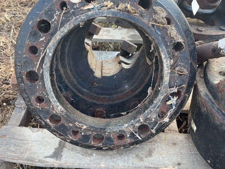 unverferth-large-wheel-hubs-for-3-1/4"-axle-image-7