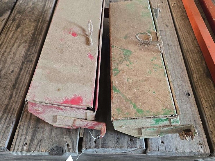 2-ih-side-metal-tractor-toolboxes-image-1