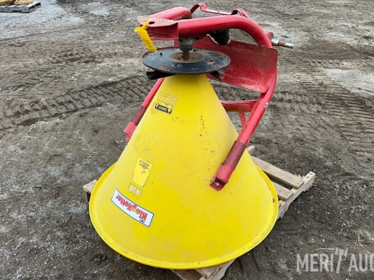 king-kutter-400-3pt.-spreader-image-1