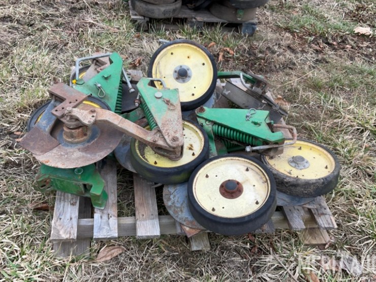 quantity-of-fertilizer-openers-for-john-deere-planter-image-2