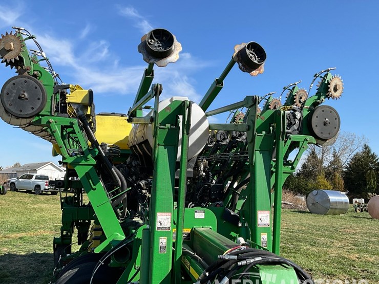 john-deere-1790-image-8