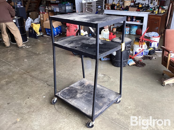 metal-shelf-on-wheels-image-3