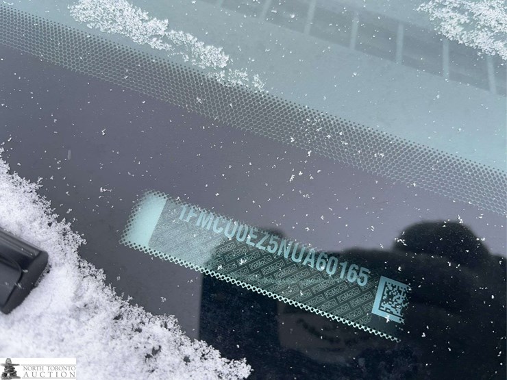 2022-ford-escape-se-image-11