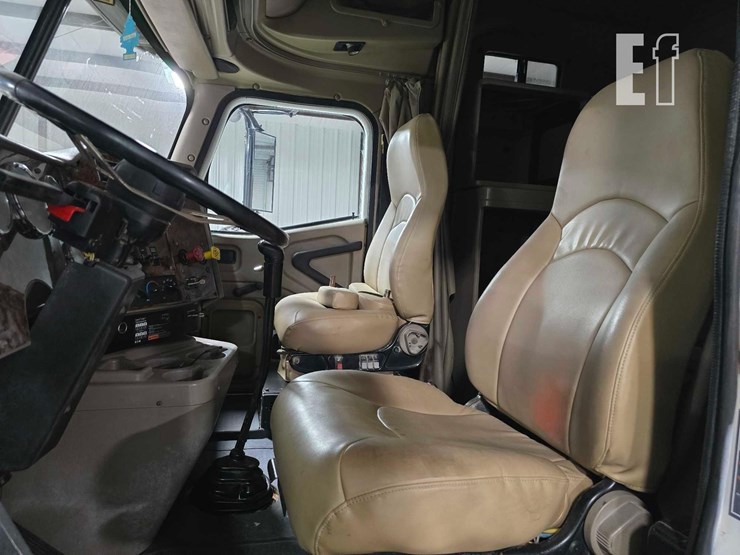 2005-international-9400-image-11