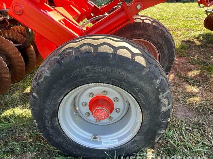 2016-kuhn-krause-8005-excelerator-verticle-tillage-tool-image-48
