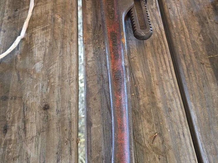 rigid-18"-heavy-duty-pie-wrench-image-1