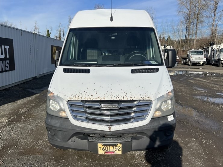2016-freightliner-sprinter-3500-image-8