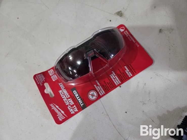 milwaukee-red-lithium-xc5.0-batteries-w/charger-image-10