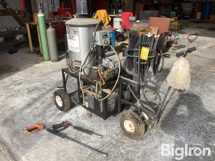 gbc-hwtgdf-power-washer-image-1