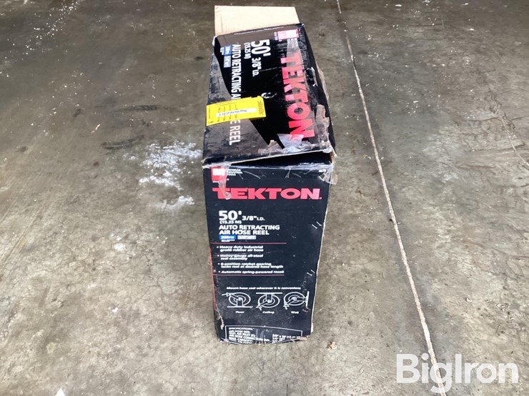tekton-50’-3/8"-auto-retracting-air-hose-reel-image-2