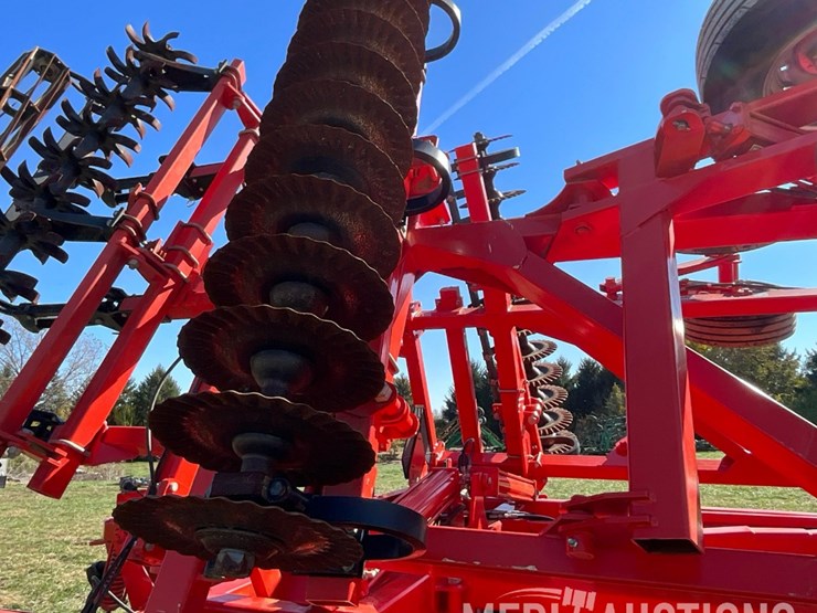 2016-kuhn-krause-8005-excelerator-verticle-tillage-tool-image-51