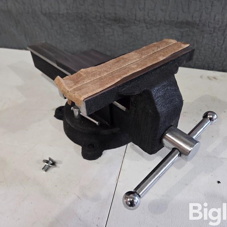 Viper Bench Vise