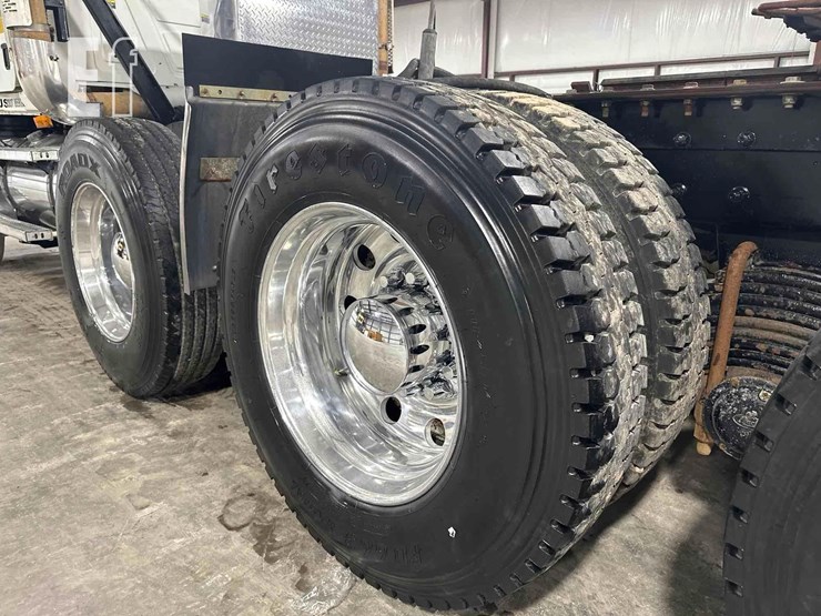 2009-mack-granite-gu713-image-24