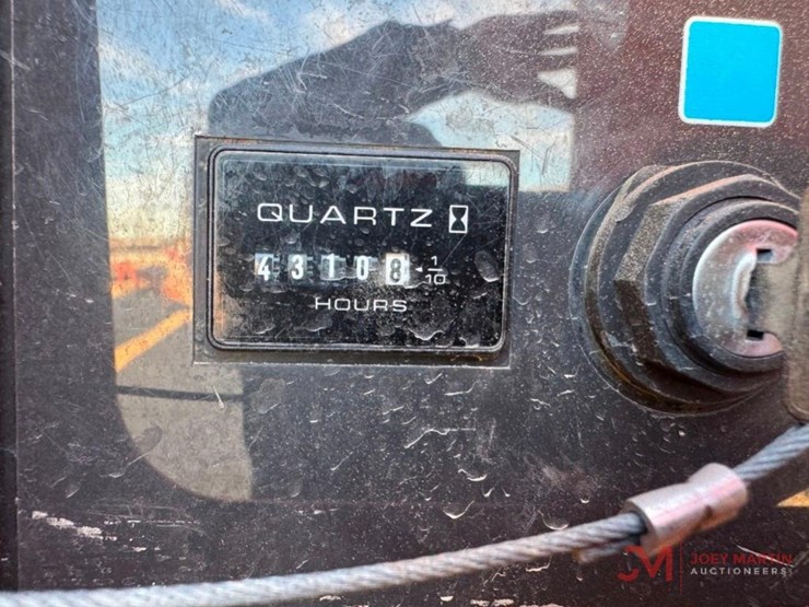 2014-jlg-800aj-image-16