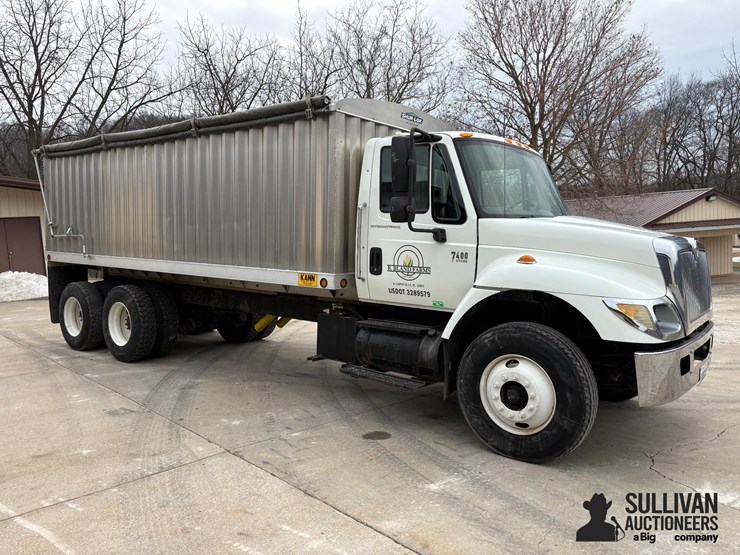2004-international-7400-image-3