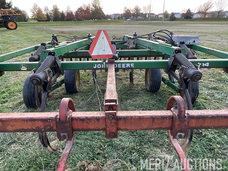 john-deere-714-image-23