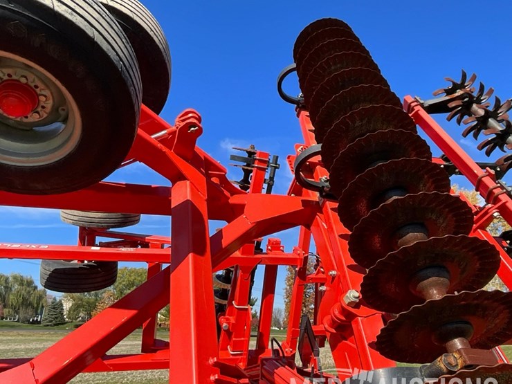 2016-kuhn-krause-8005-excelerator-verticle-tillage-tool-image-28