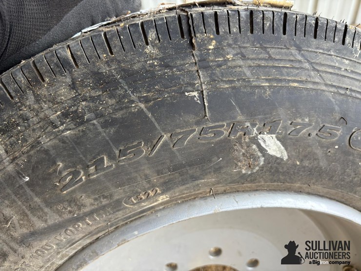 provider-215/75r17.5-on-8-bolt-rim-image-5