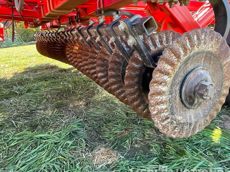 2016-kuhn-krause-8005-excelerator-verticle-tillage-tool-image-46