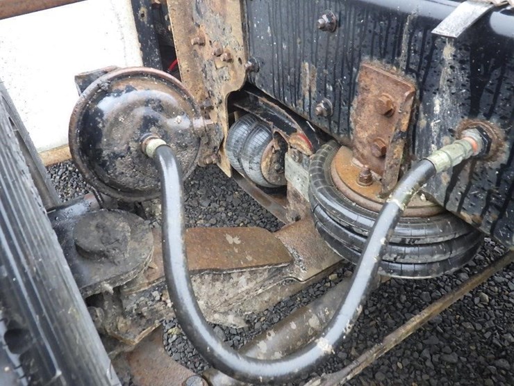 2018-western-star-5700xe-image-13