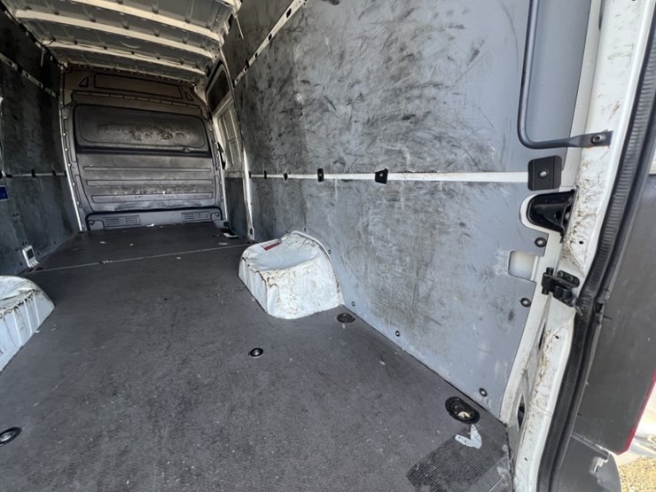 2016-freightliner-sprinter-3500-image-23