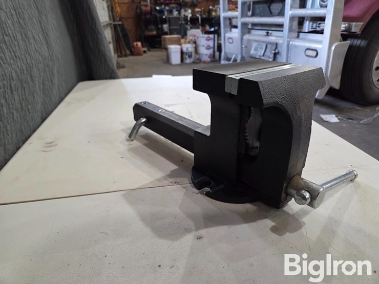 viper-receiver-hitch-vise-image-4