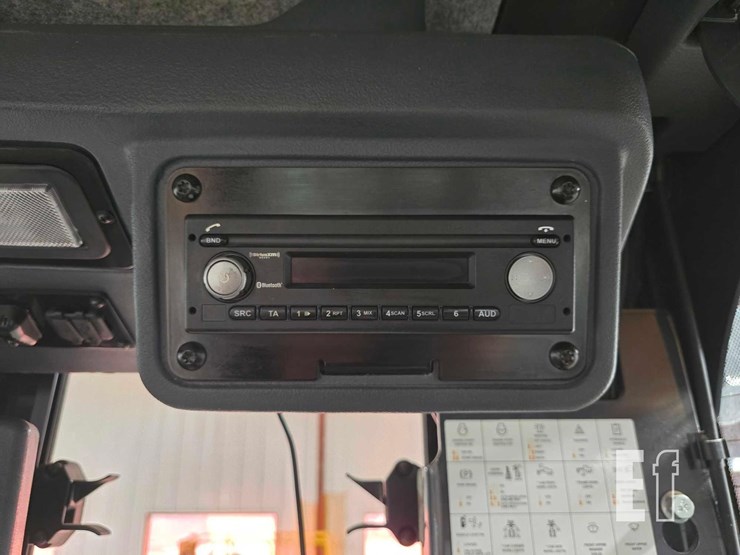 2020-deere-670gp-image-25