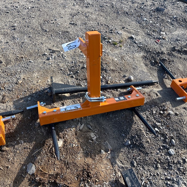 #60 • UNUSED 3PT HAY SPEAR