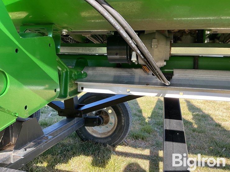 2024-john-deere-c12f-image-13