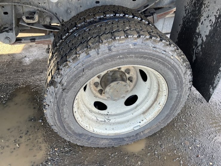 2008-ford-f550-image-17