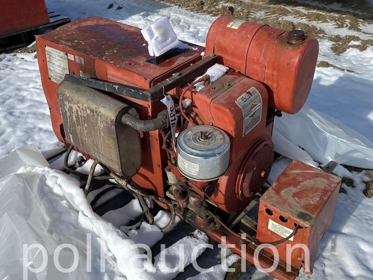 3316---lincoln-16hp-welder/generator---runs-image-1