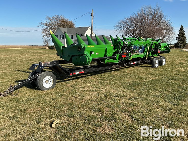 2024-john-deere-c12f-image-7