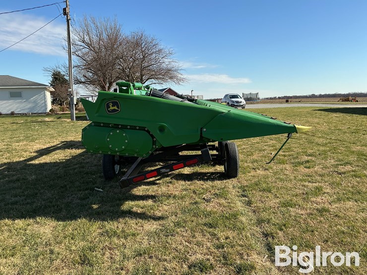 2024-john-deere-c12f-image-4