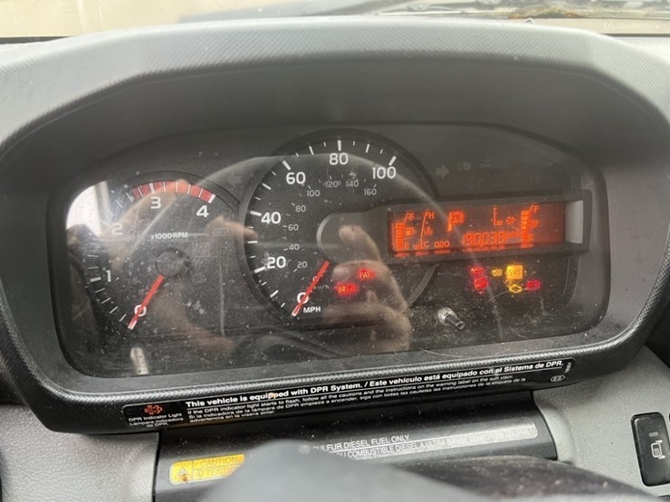 2020-hino-195-image-23