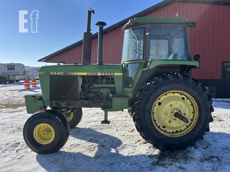 john-deere-4440-image-2