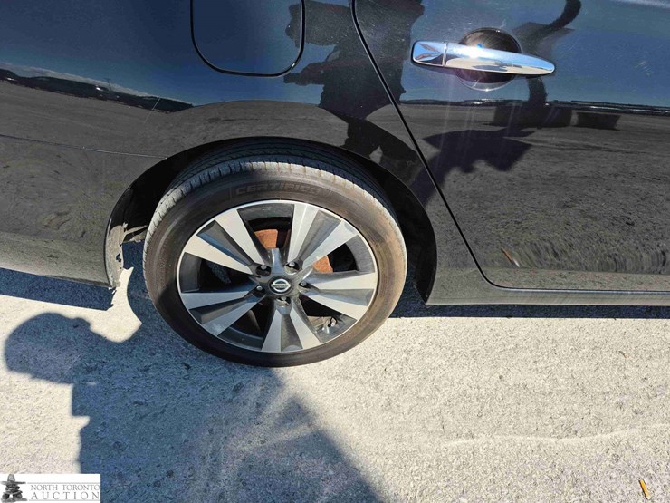 2018-nissan-sentra-sv-4dr-sedan-image-16