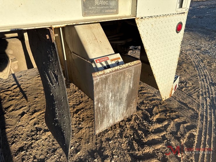 2005-international-durastar-4300-image-12