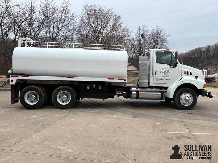 2009-sterling-l9500-image-4